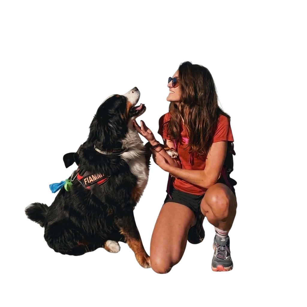 Laura y animal en adopción